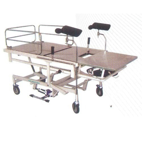 TELESCOPIC OBSTETRIC LABOUR TABLE